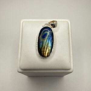 Stunning 25x12mm Labradorite oval cabochon pendant in solid sterling silver!